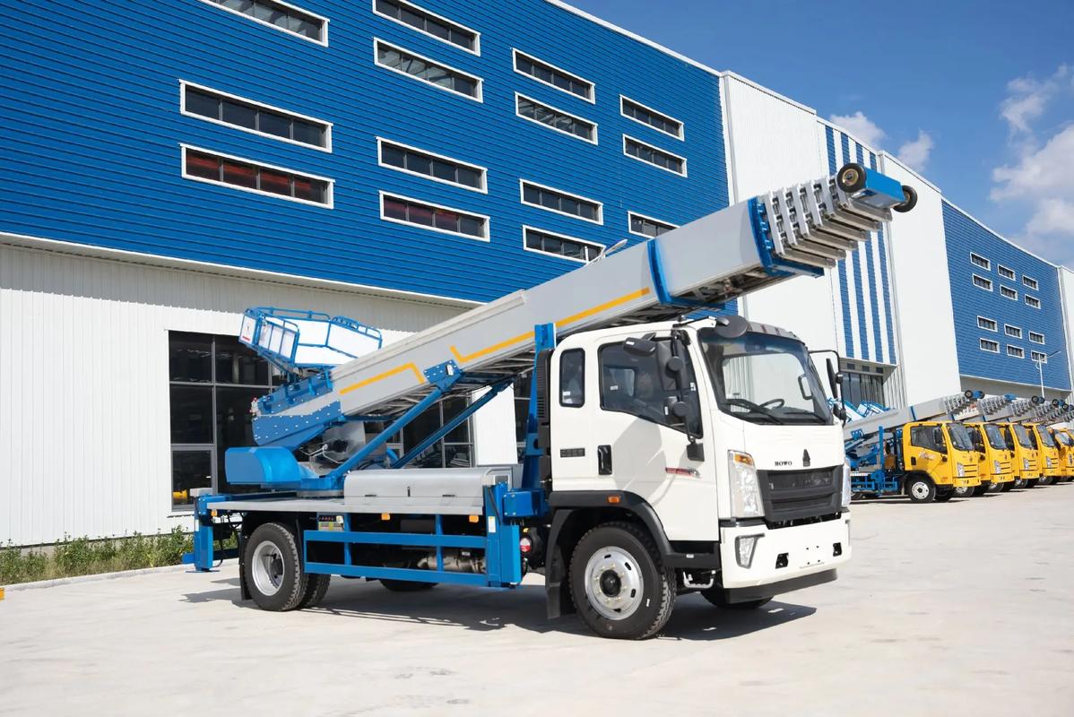 伊川出租云梯车高空作业车 建筑垃圾搬运